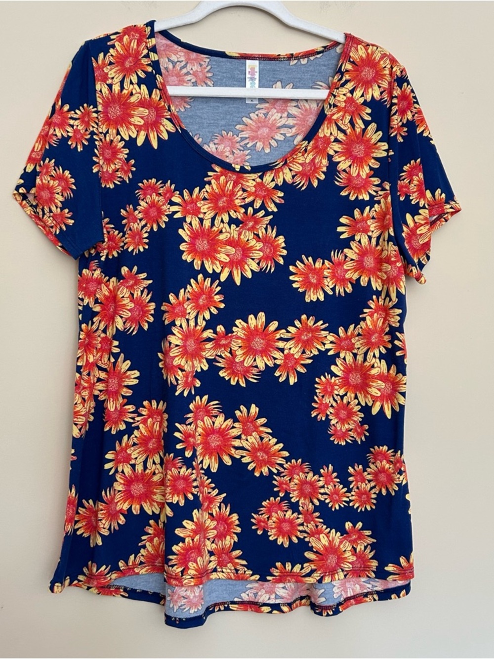 LuLaRoe Women’s Navy Scoop Neck Tee with Floral Design XL